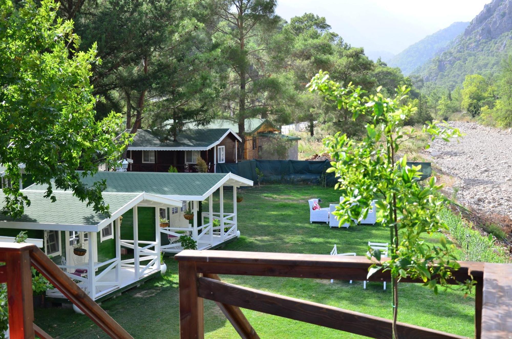Lukkies Lodge Чирали Экстерьер фото