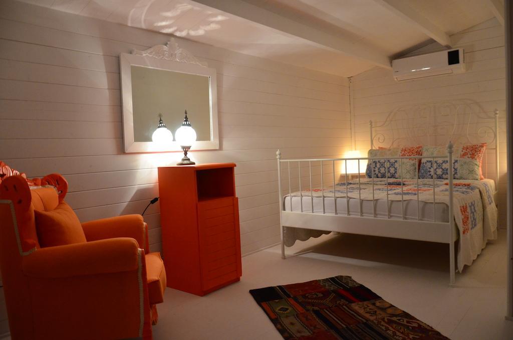 Lukkies Lodge Чирали Номер фото